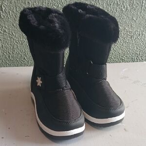 ZeroXposur Black Kids Boots with White Trim